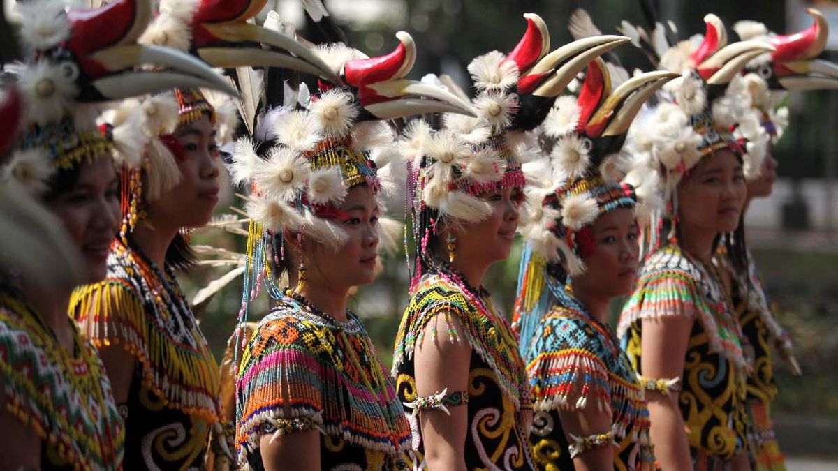 suku dayak kalimantan barat
